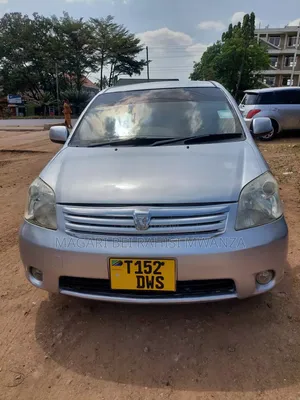 Toyota Raum 2003 Silver