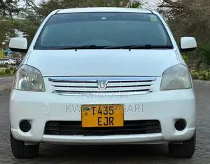 Toyota Raum 2005 White