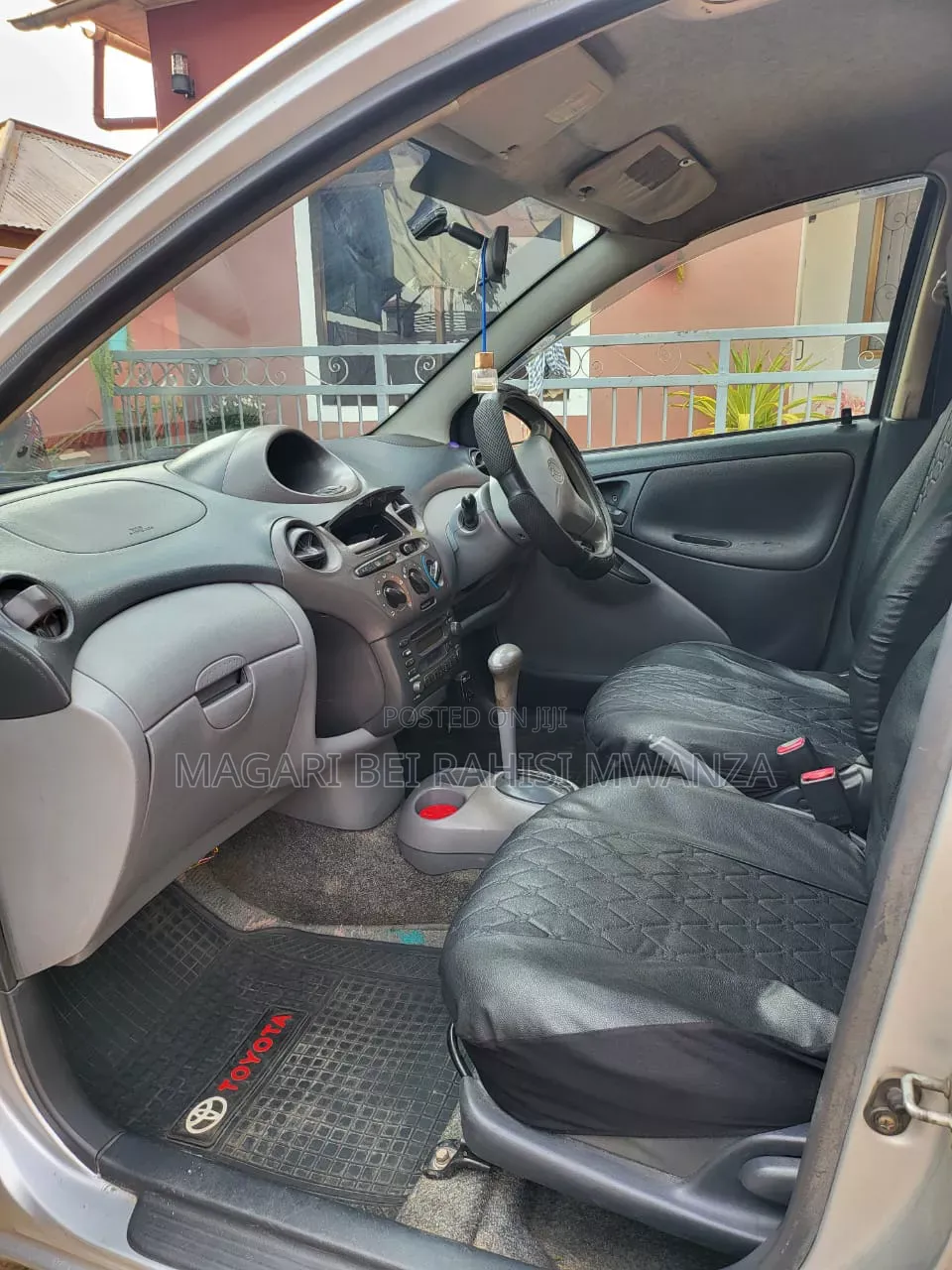 Toyota Vitz 2003 Silver