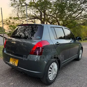 Suzuki Swift 2005 Gray