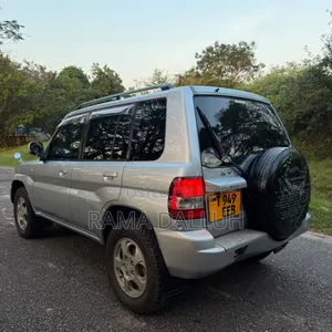 Mitsubishi Pajero 2004 Silver