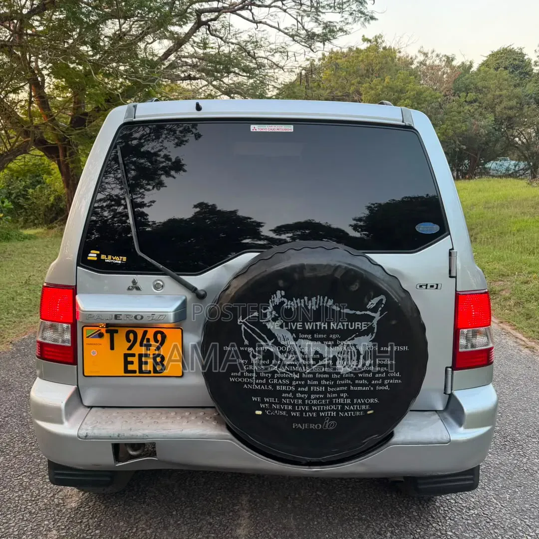 Mitsubishi Pajero 2004 Silver
