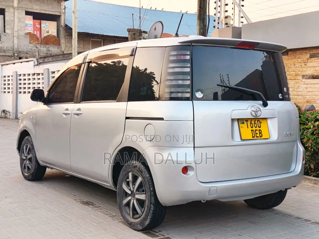 Toyota Sienta 2005 Silver