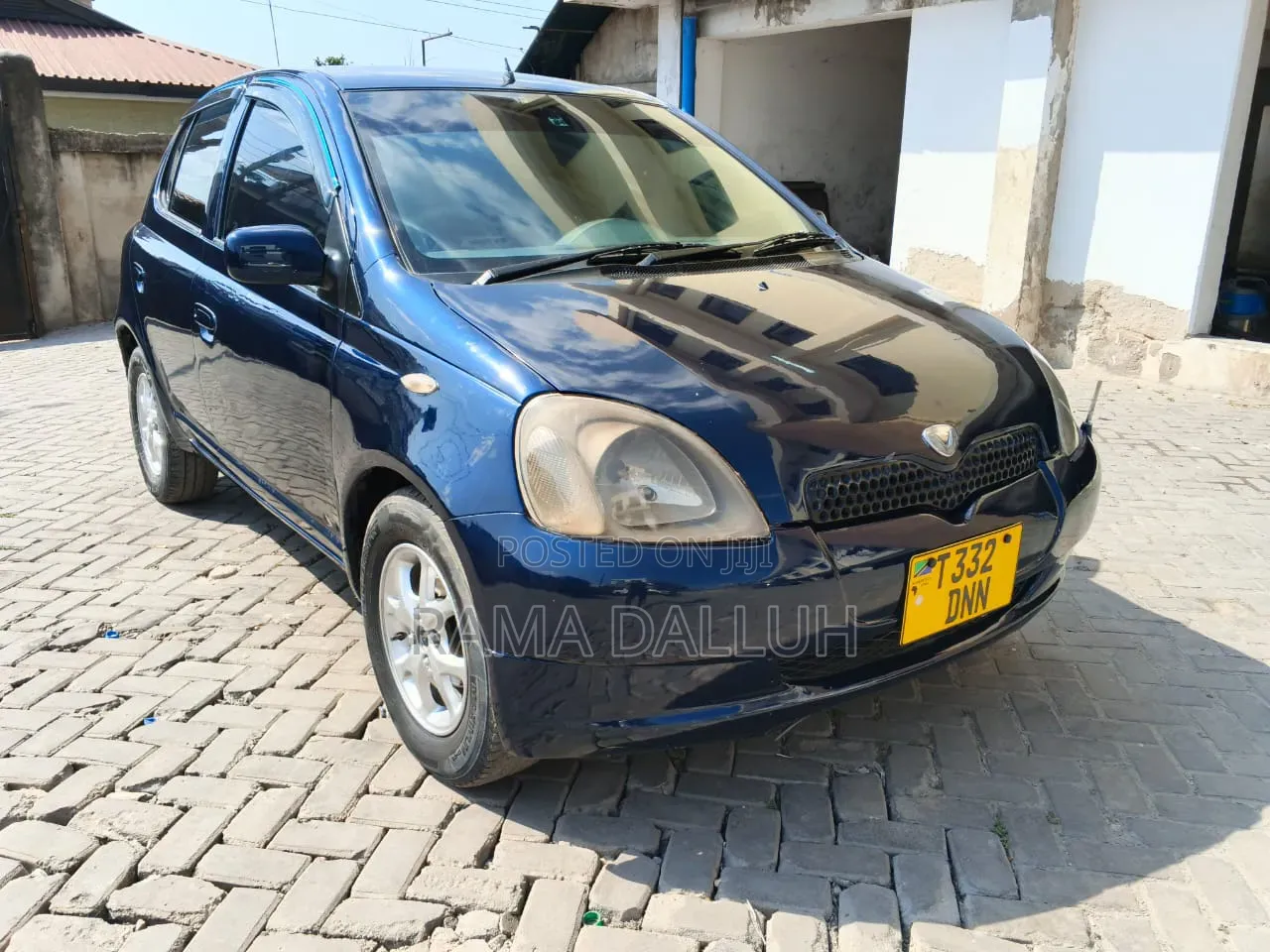Toyota Vitz 2001 Blue