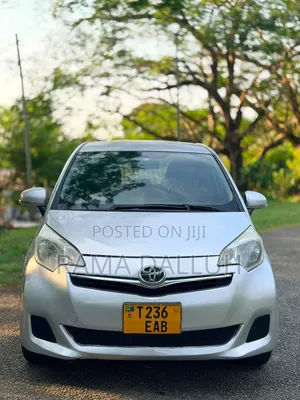 Toyota Ractis 2011 Silver