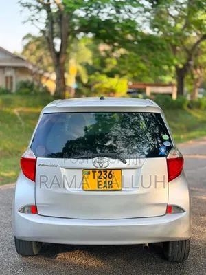 Toyota Ractis 2011 Silver