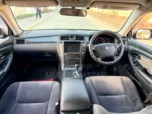 Toyota Crown 2006 Black