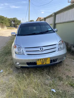 Toyota IST 2005 Silver