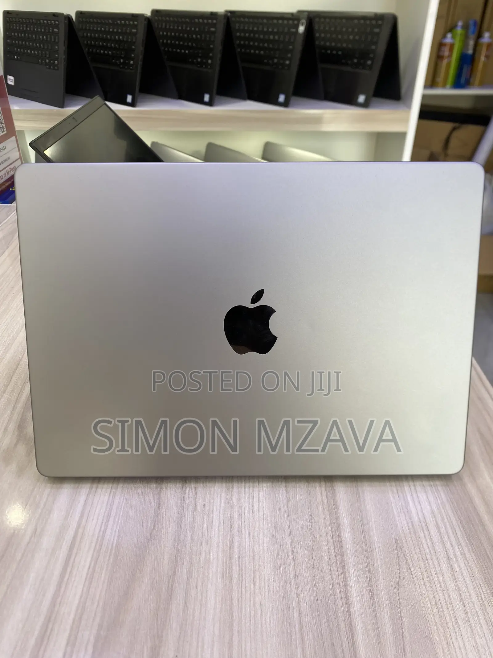 Laptop Apple MacBook Pro 2021 M1 16GB Apple M1 Pro SSD 512GB