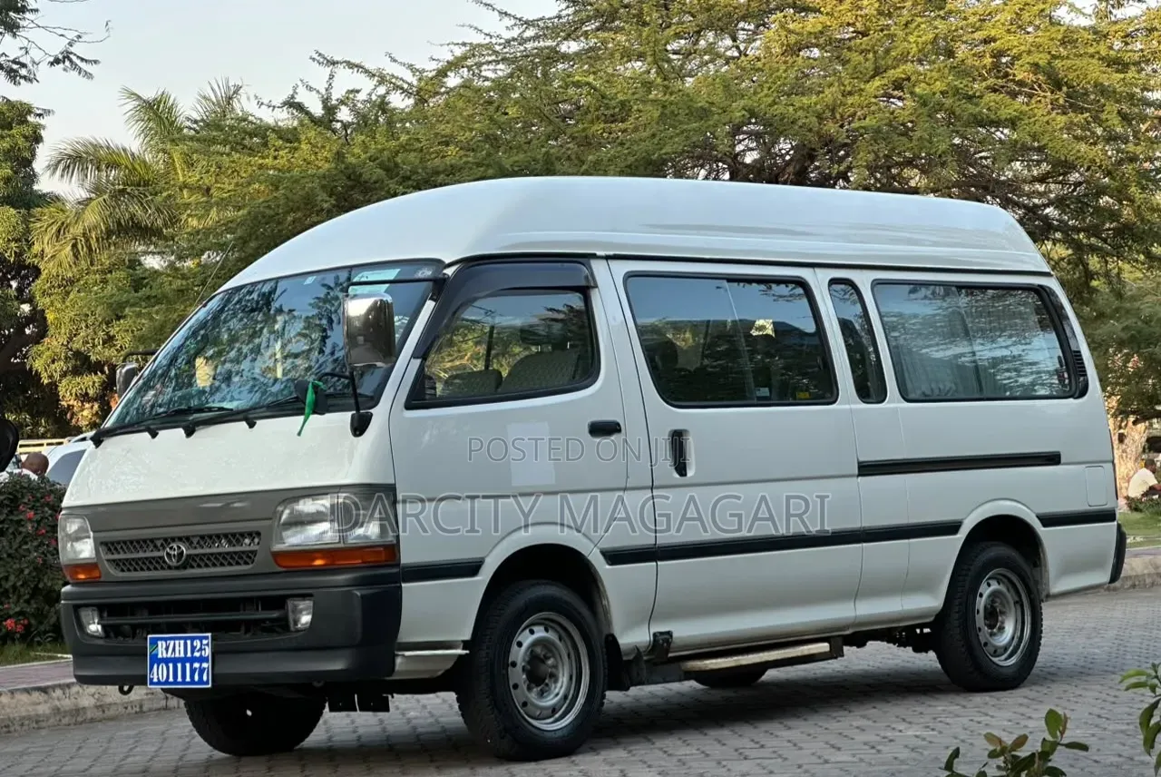 Toyota HiAce 2003 White