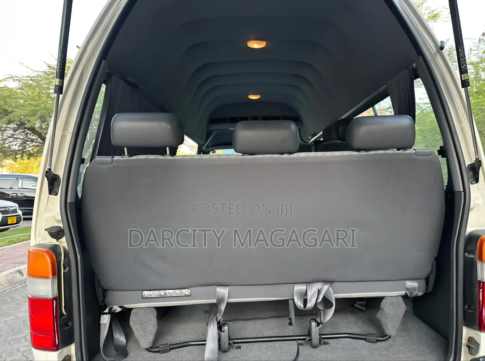 Toyota HiAce 2003 White