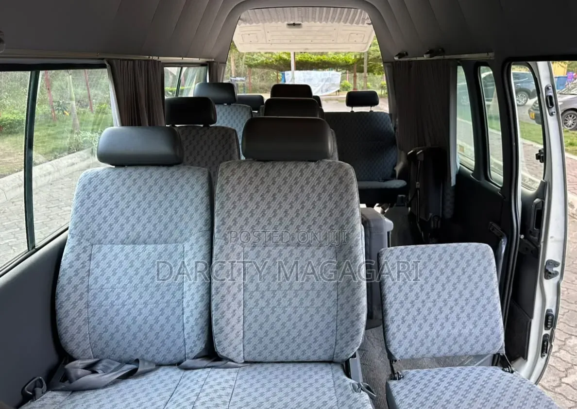 Toyota HiAce 2003 White