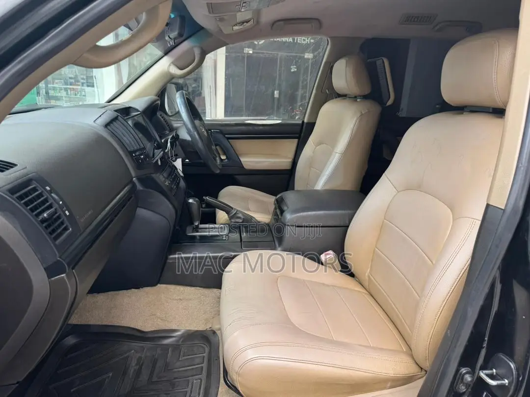 Toyota Land Cruiser 2022 Black