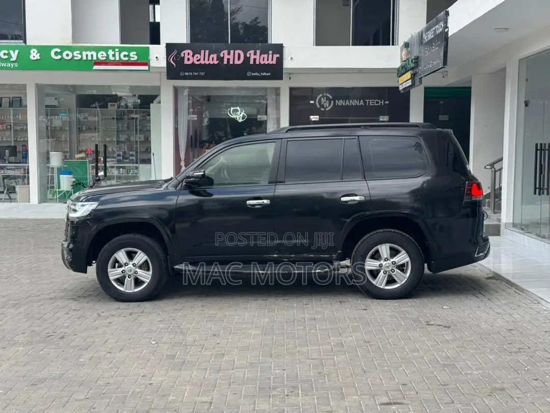 Toyota Land Cruiser 2022 Black