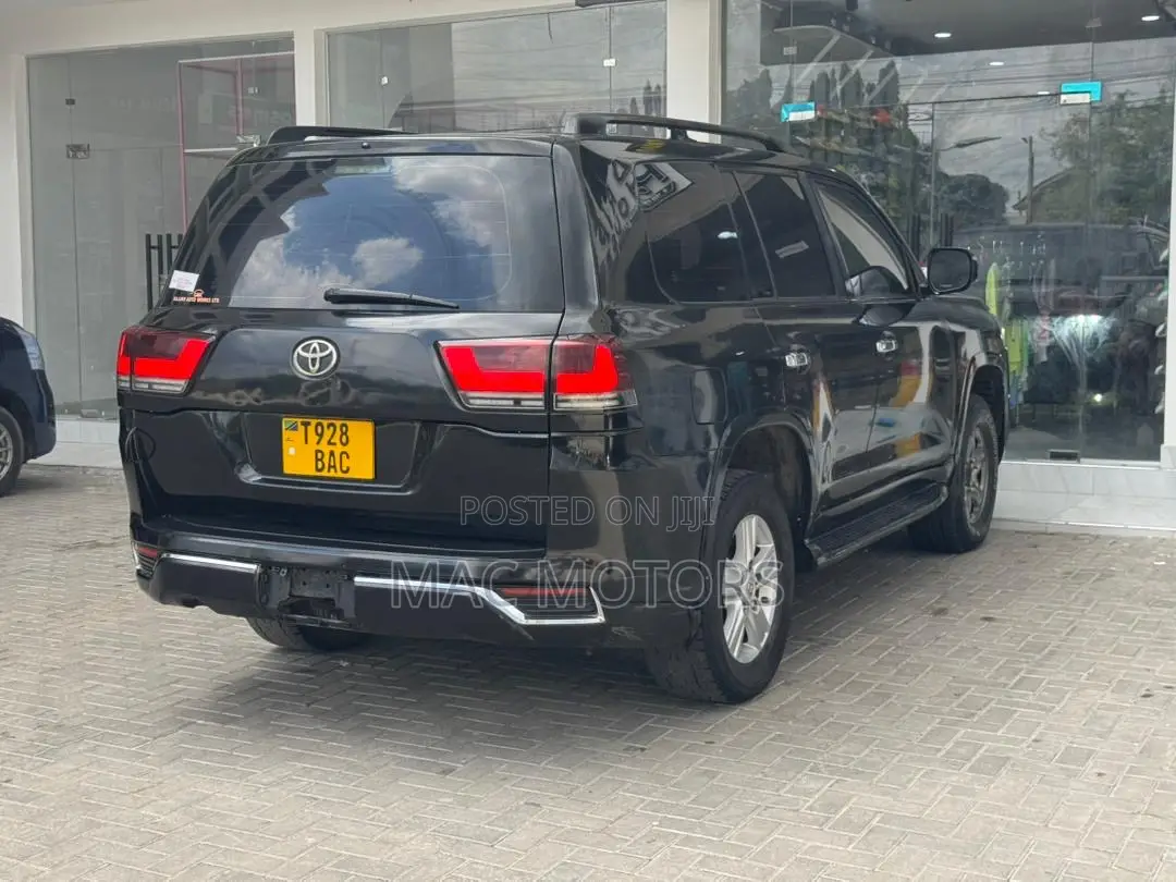 Toyota Land Cruiser 2022 Black