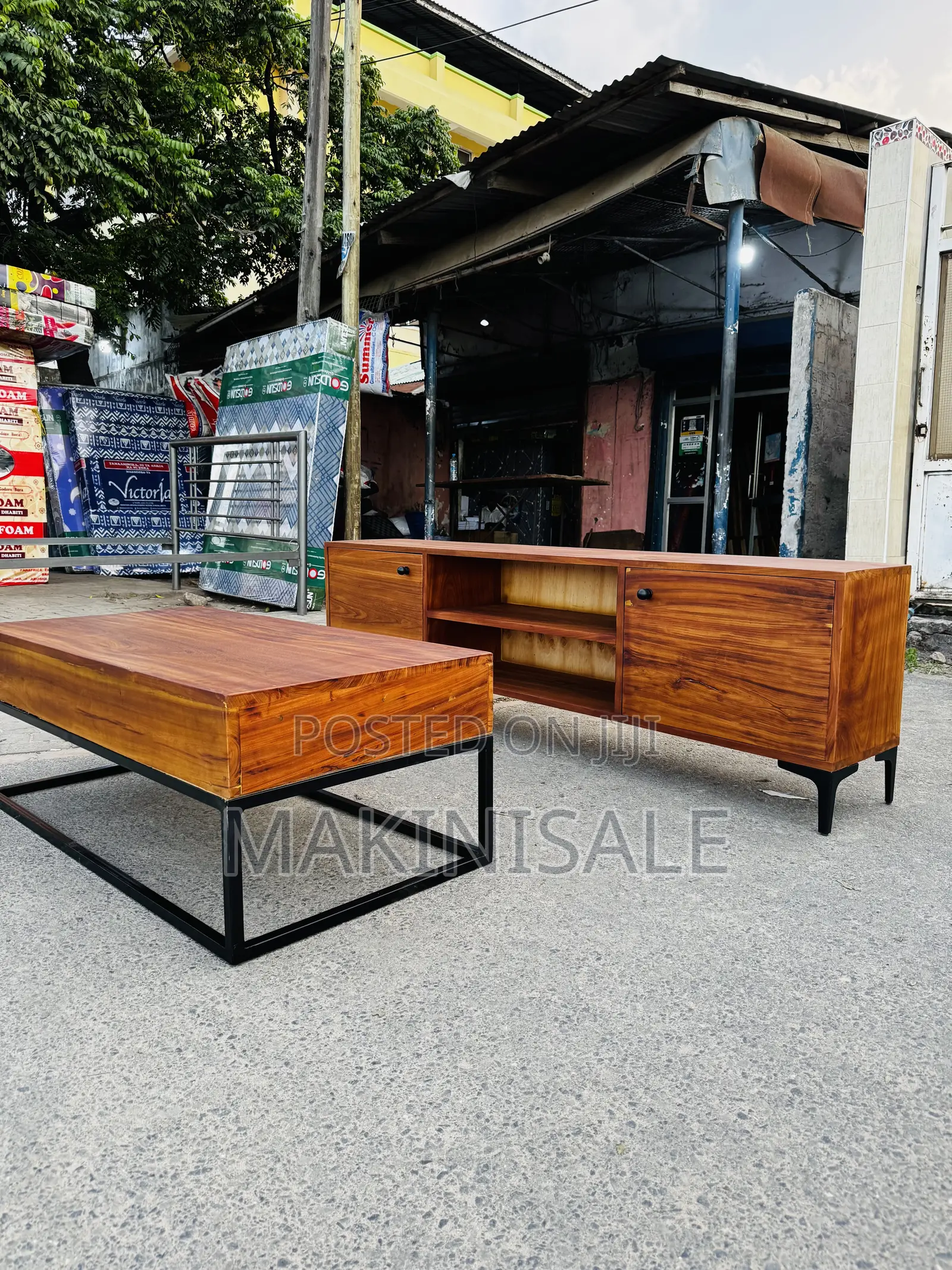 Meza Ndogo Ya TV Stand