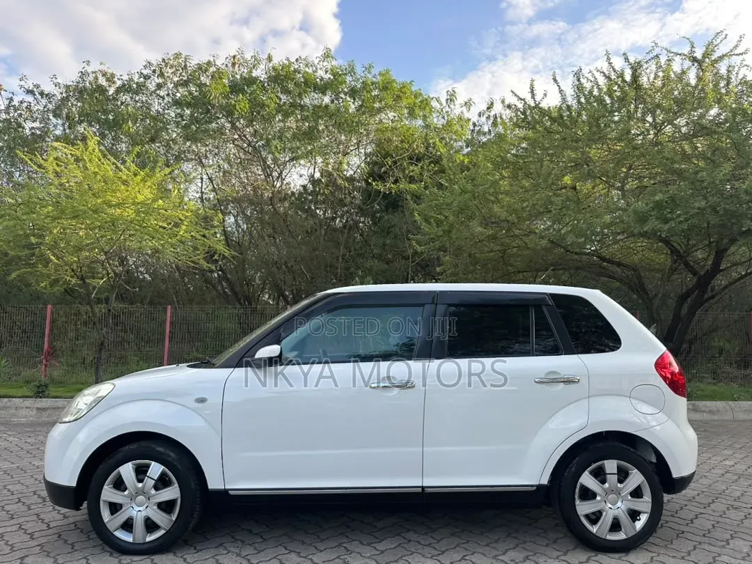 Mazda Verisa 2013 White