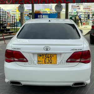 Toyota Crown 2011 Pearl