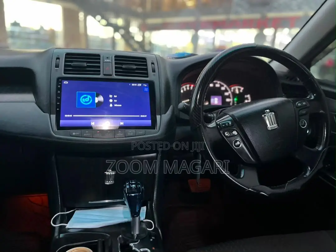 Toyota Crown 2011 Pearl