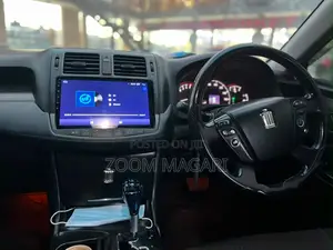 Toyota Crown 2011 Pearl