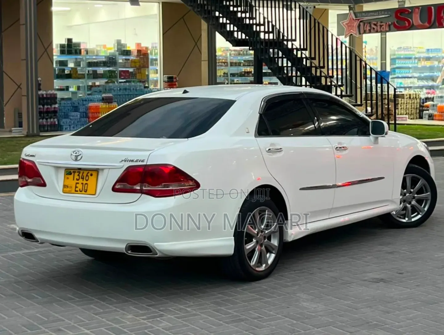Toyota Crown 2010 White