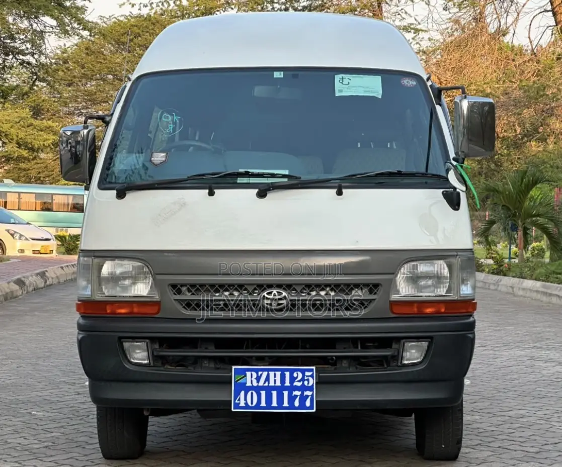 Toyota HiAce 2008 White