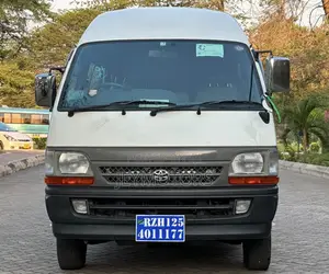 Toyota HiAce 2008 White