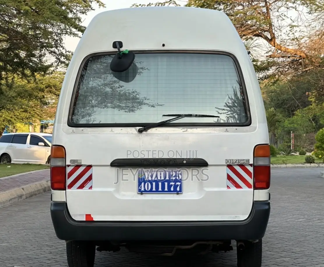 Toyota HiAce 2008 White