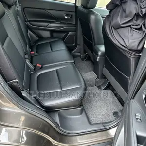 Mitsubishi Outlander 2016 Gray