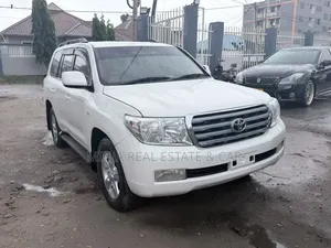 Toyota Land Cruiser 2010 White