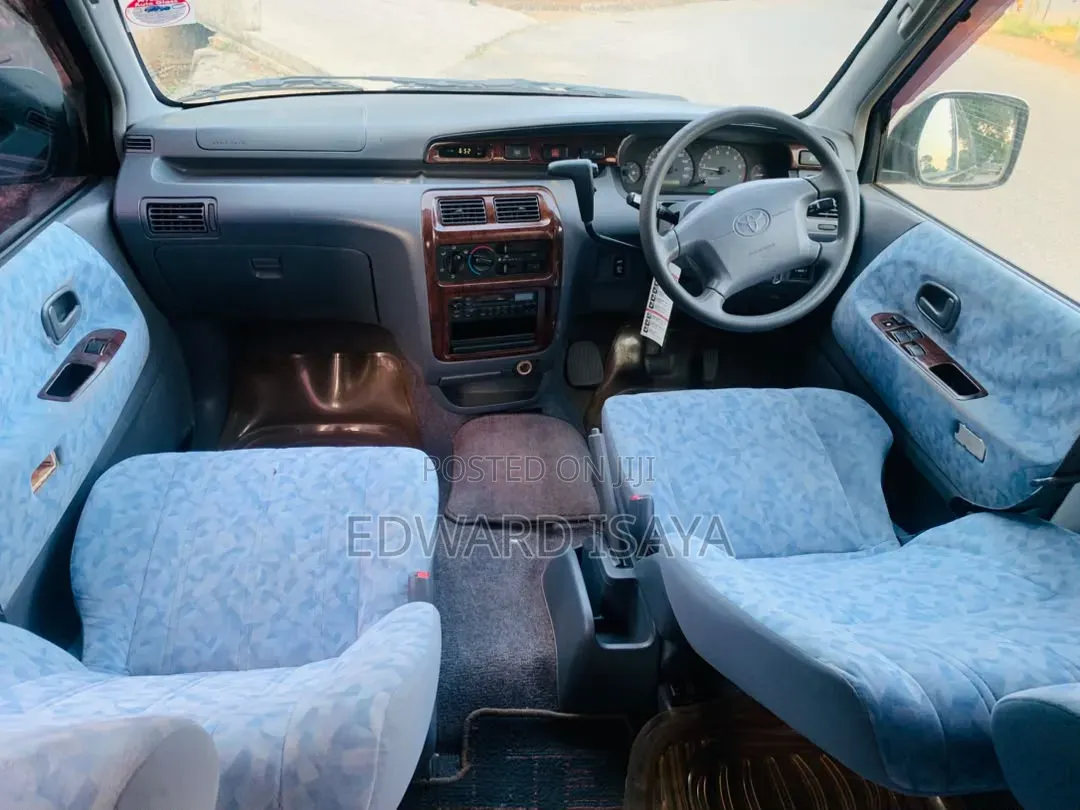 Toyota Noah 2002 Blue