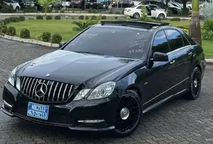 Mercedes-Benz E350 2012 Black