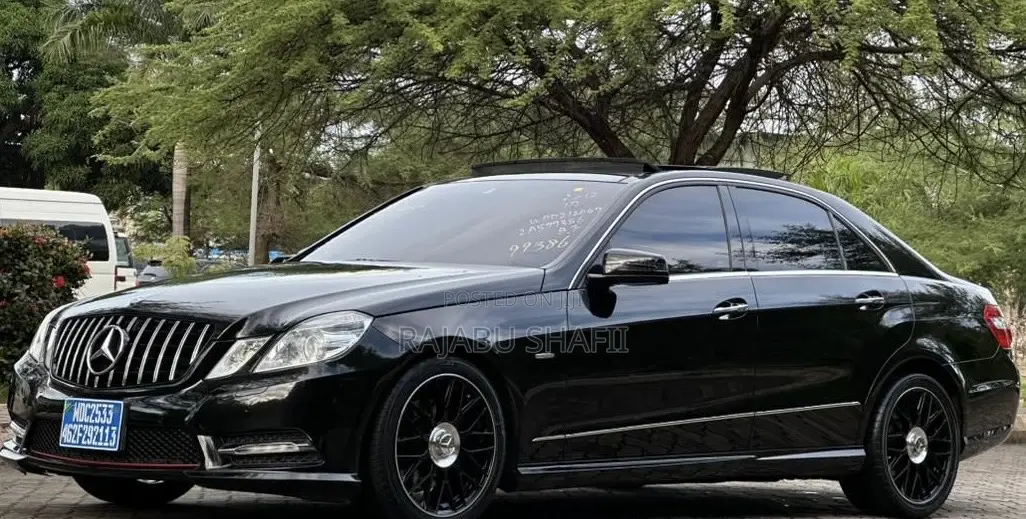 Mercedes-Benz E350 2012 Black