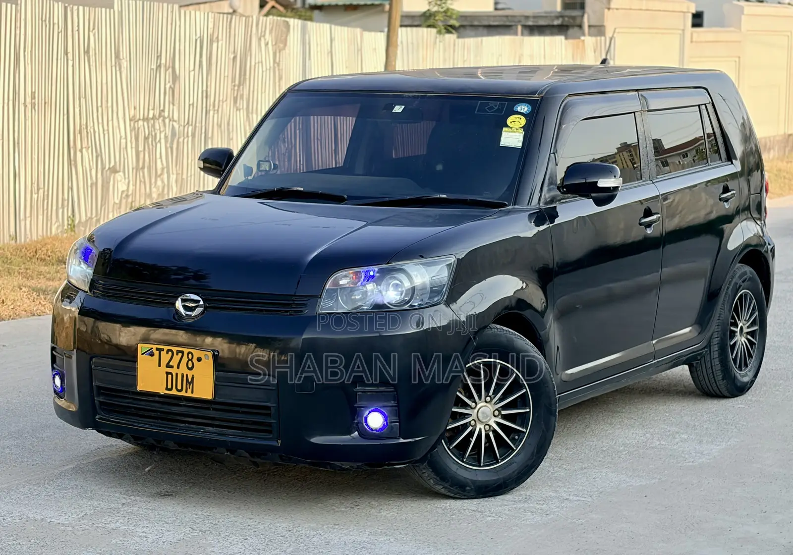 Toyota Corolla Rumion Hatchback 1.5 FWD 2010 Black