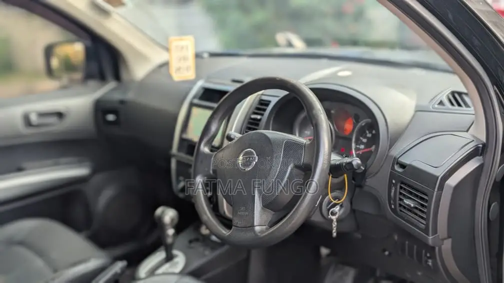 Nissan X-Trail 2.0 Petrol XE 2010 Black