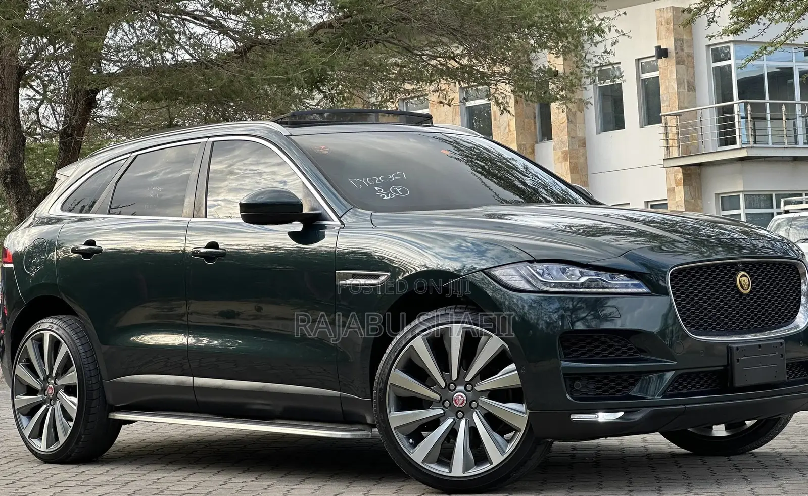 Jaguar F-Pace 2017 Green