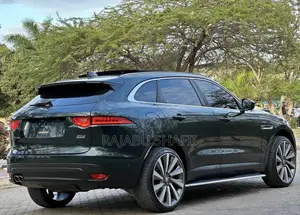 Jaguar F-Pace 2017 Green