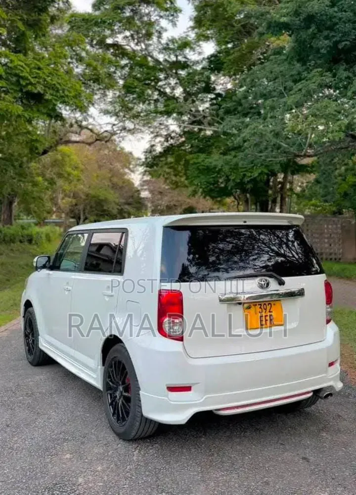 Toyota Corolla Rumion 2008 White