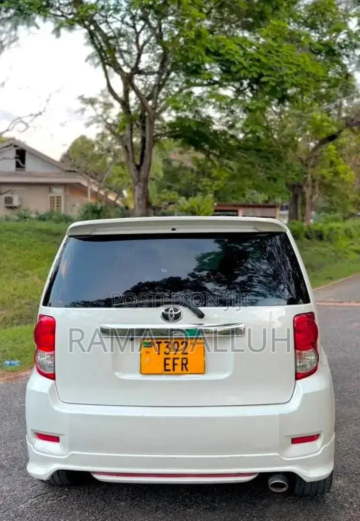 Toyota Corolla Rumion 2008 White