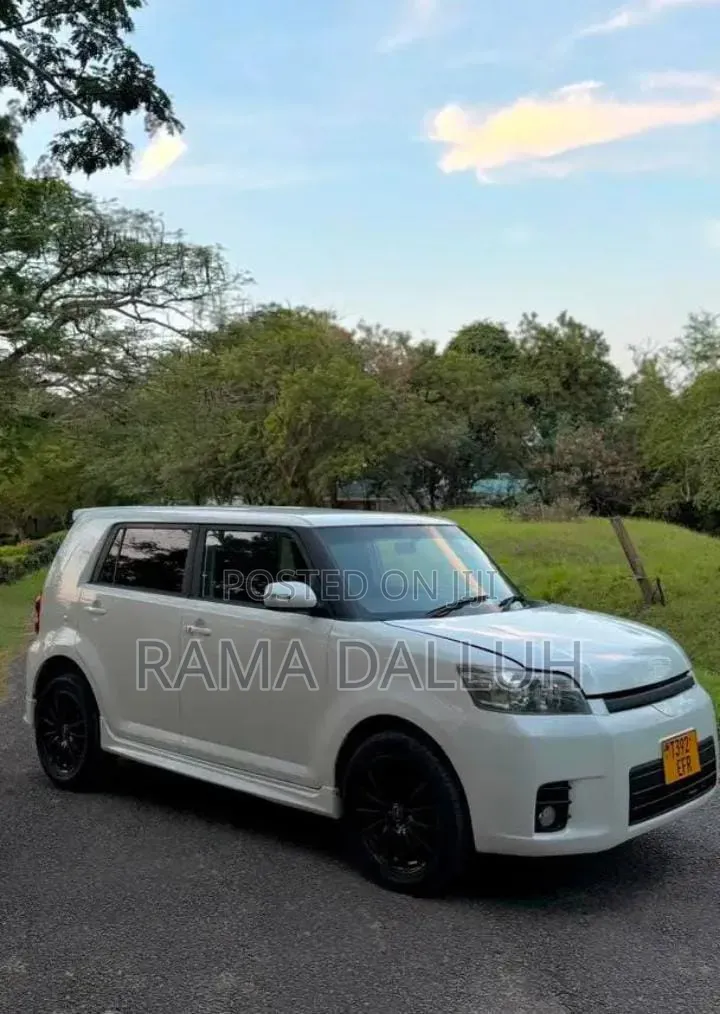 Toyota Corolla Rumion 2008 White