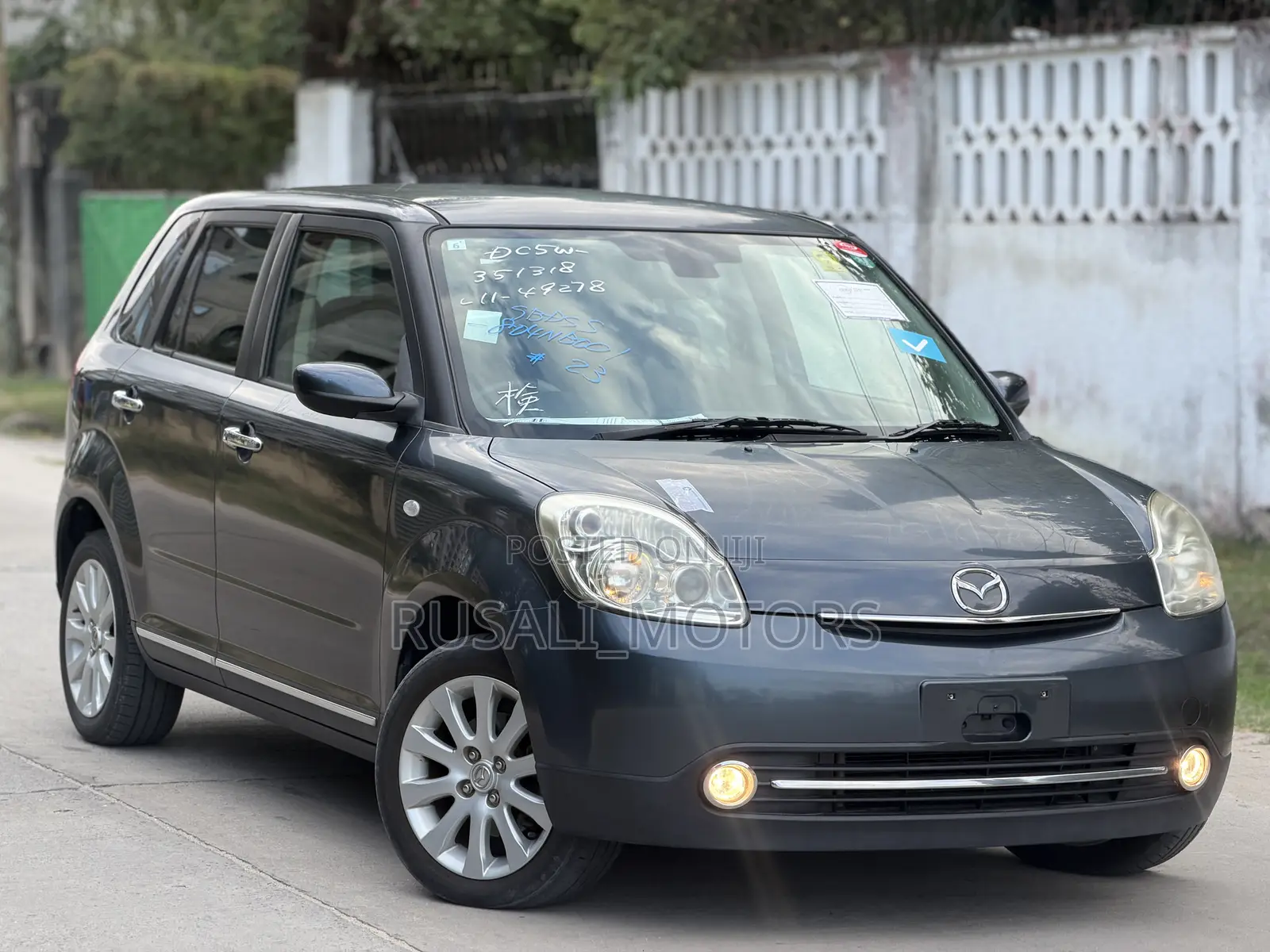Mazda Verisa 2011 Gray