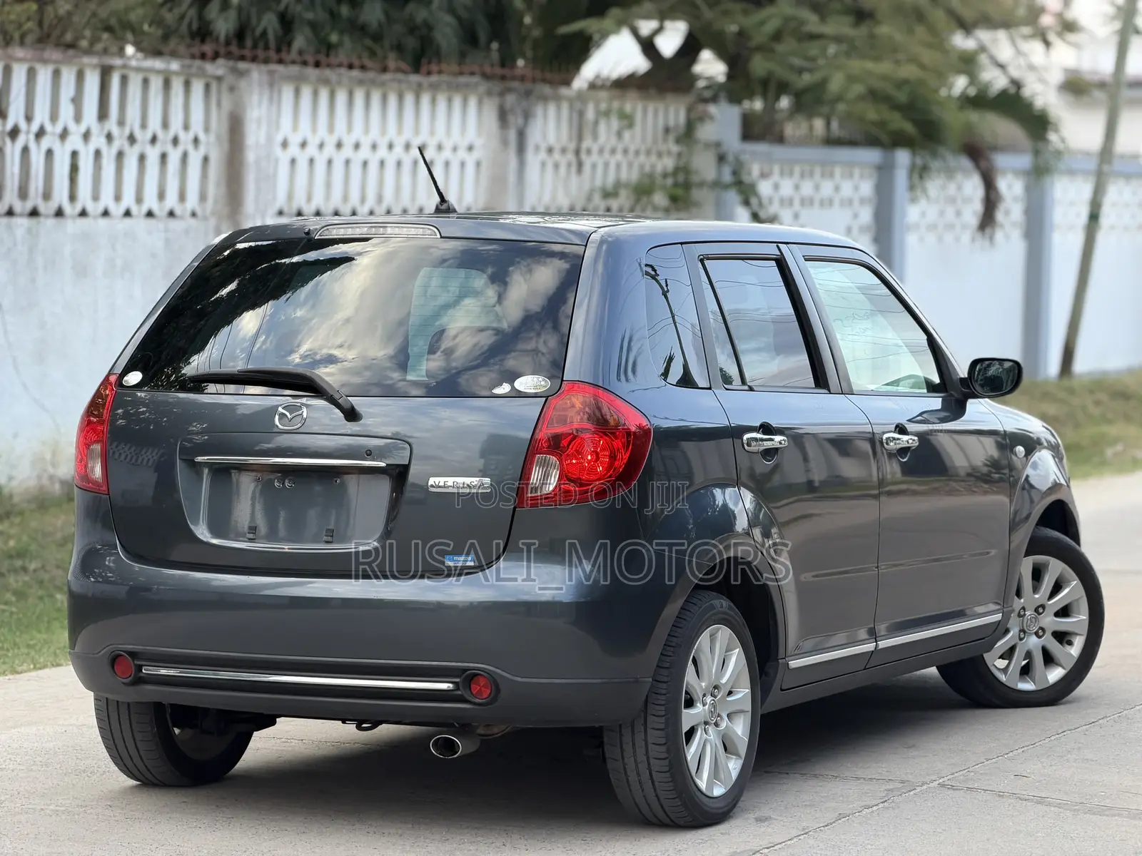 Mazda Verisa 2011 Gray