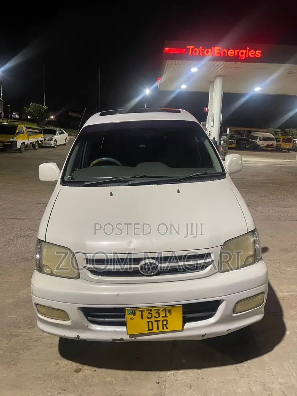 Toyota Noah 2001 White