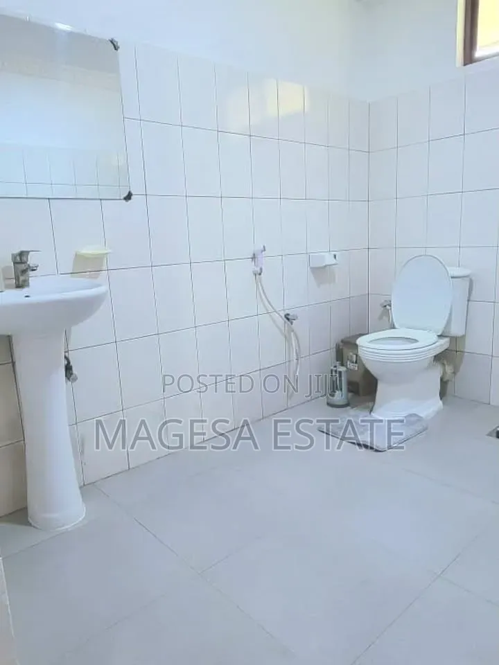 Furnished 2bdrm Apartment in Oyster Bay for rent