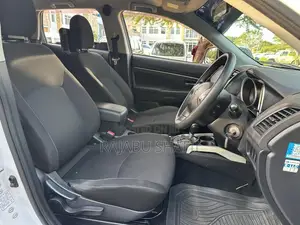 Mitsubishi RVR 2010 White