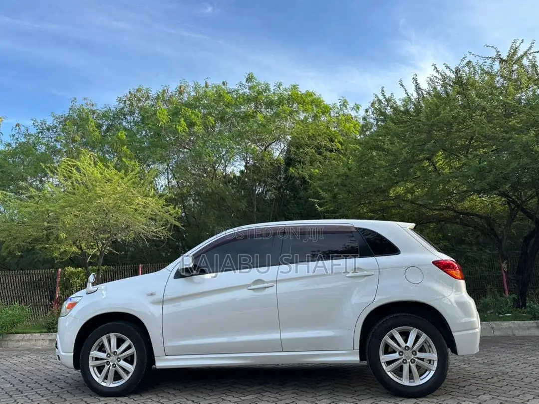 Mitsubishi RVR 2010 White