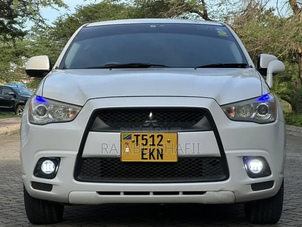 Mitsubishi RVR 2010 White