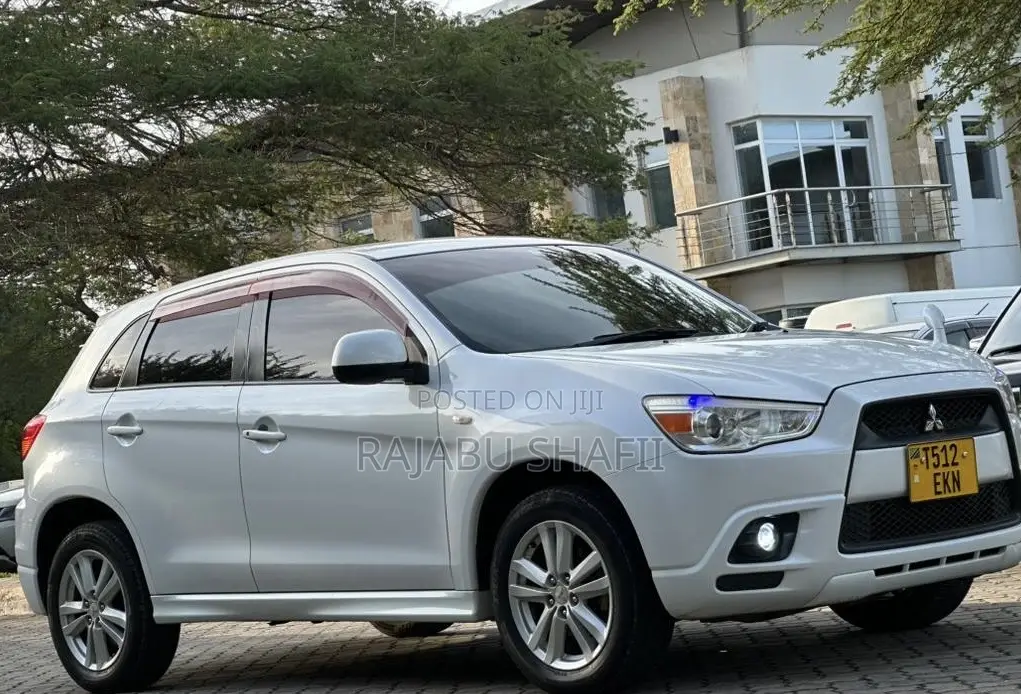 Mitsubishi RVR 2010 White