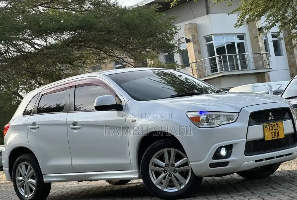 Mitsubishi RVR 2010 White