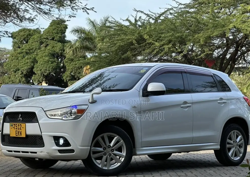 Mitsubishi RVR 2010 White